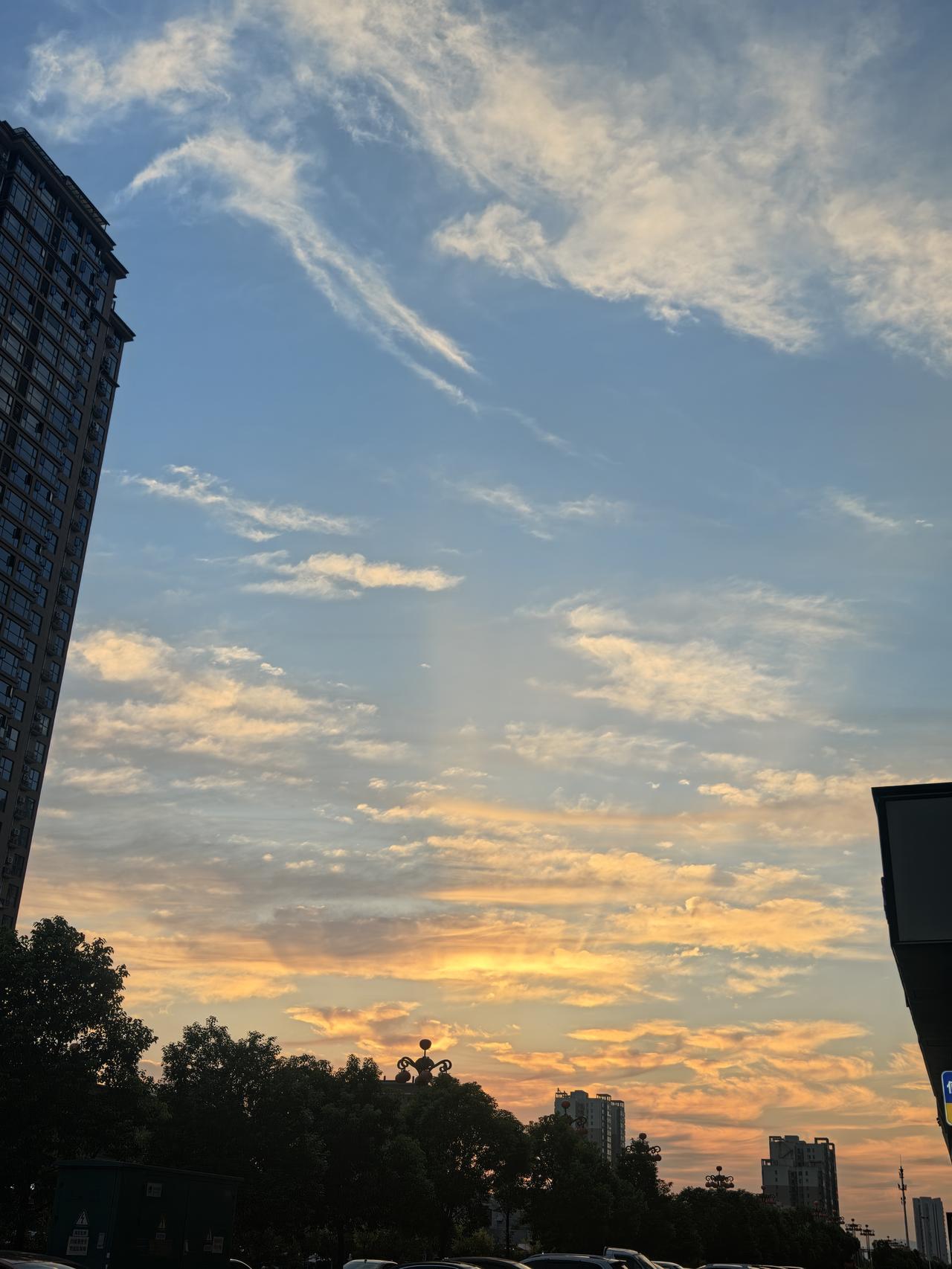 早晨朝霞太美！