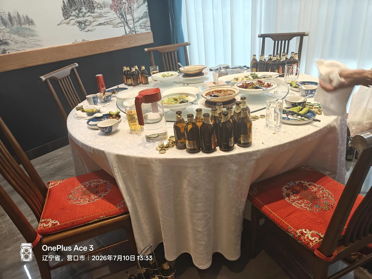 亲爱的网友们，我是鹤岗老太太刘妈。我家老头子今天中午喝胃出血，120送区医院去了