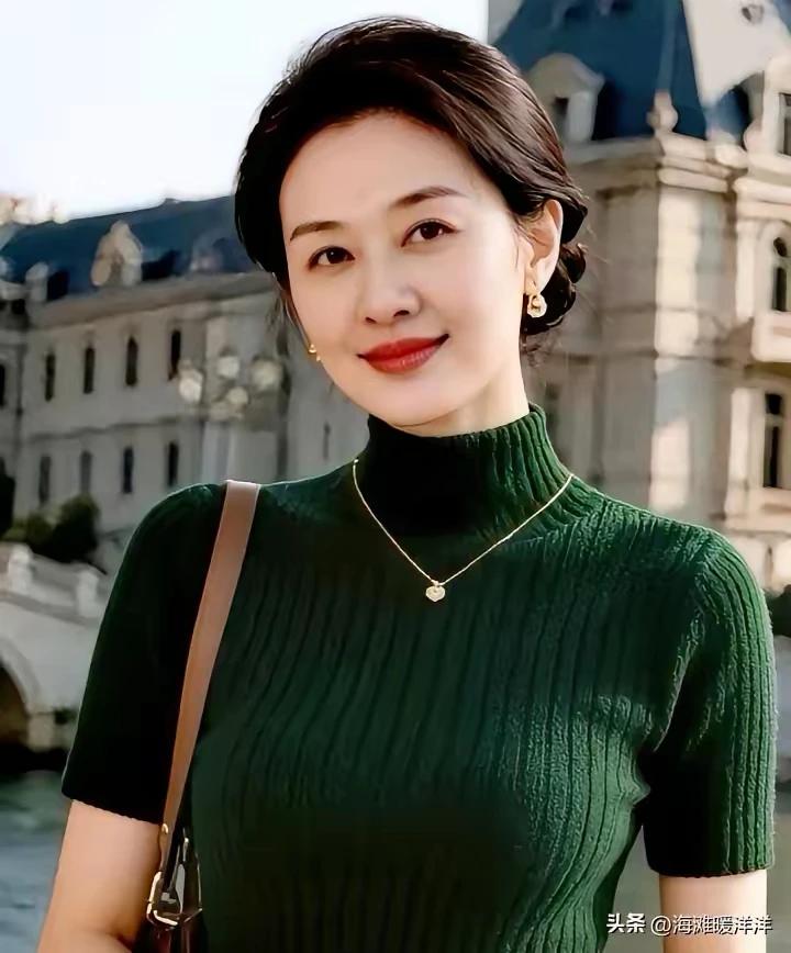 马不停蹄一天天，
忙忙碌碌都为钱。
若是没这身外物，
寸步难行不好办。