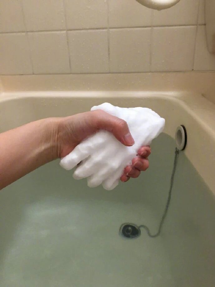 这泡沫玩出花了，给我个浴缸我也想玩！ 