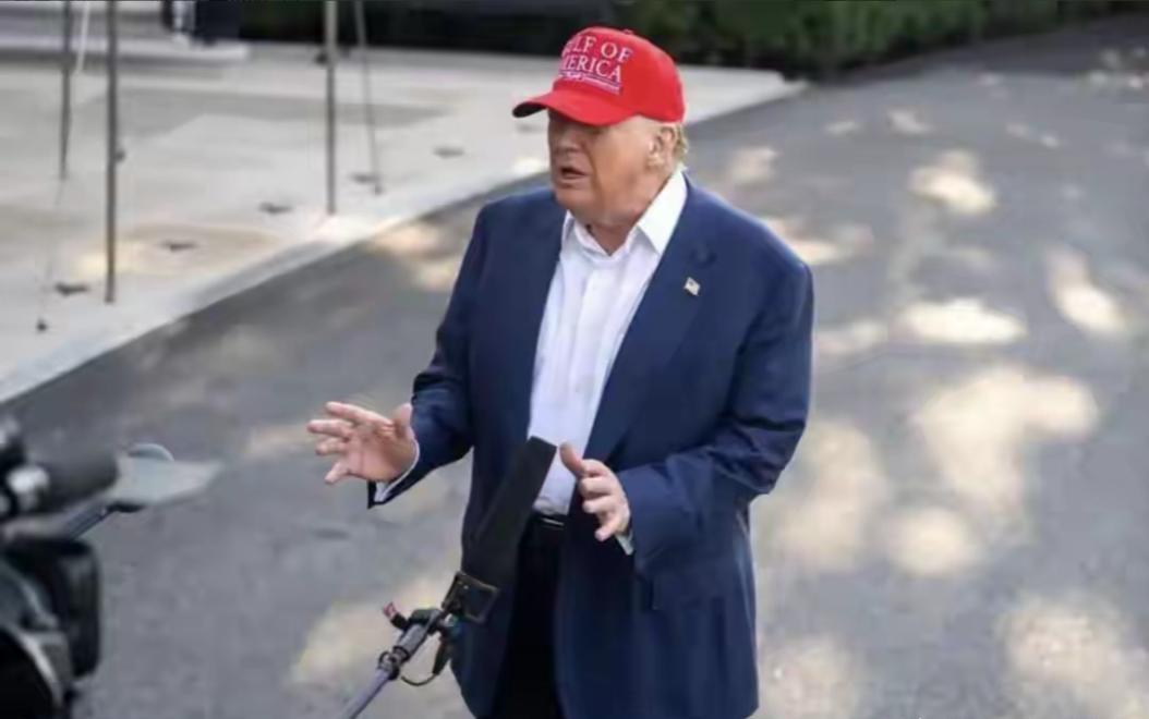 特朗普心里其实早就盘算好了一整套战略计划，一步步推进，就想实现自己的野心。

2