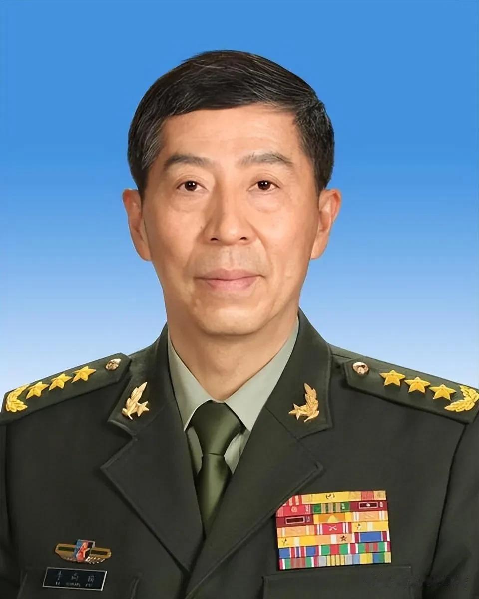 免去李尚福的国务委员、国防部部长职务，免去秦刚的国务委员职务（7月被免去外交部长