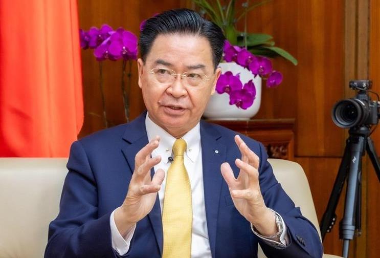 被讽为“断交部长”的台当局外事部门负责人吴钊燮日前接受美媒采访时称，明年无论民进