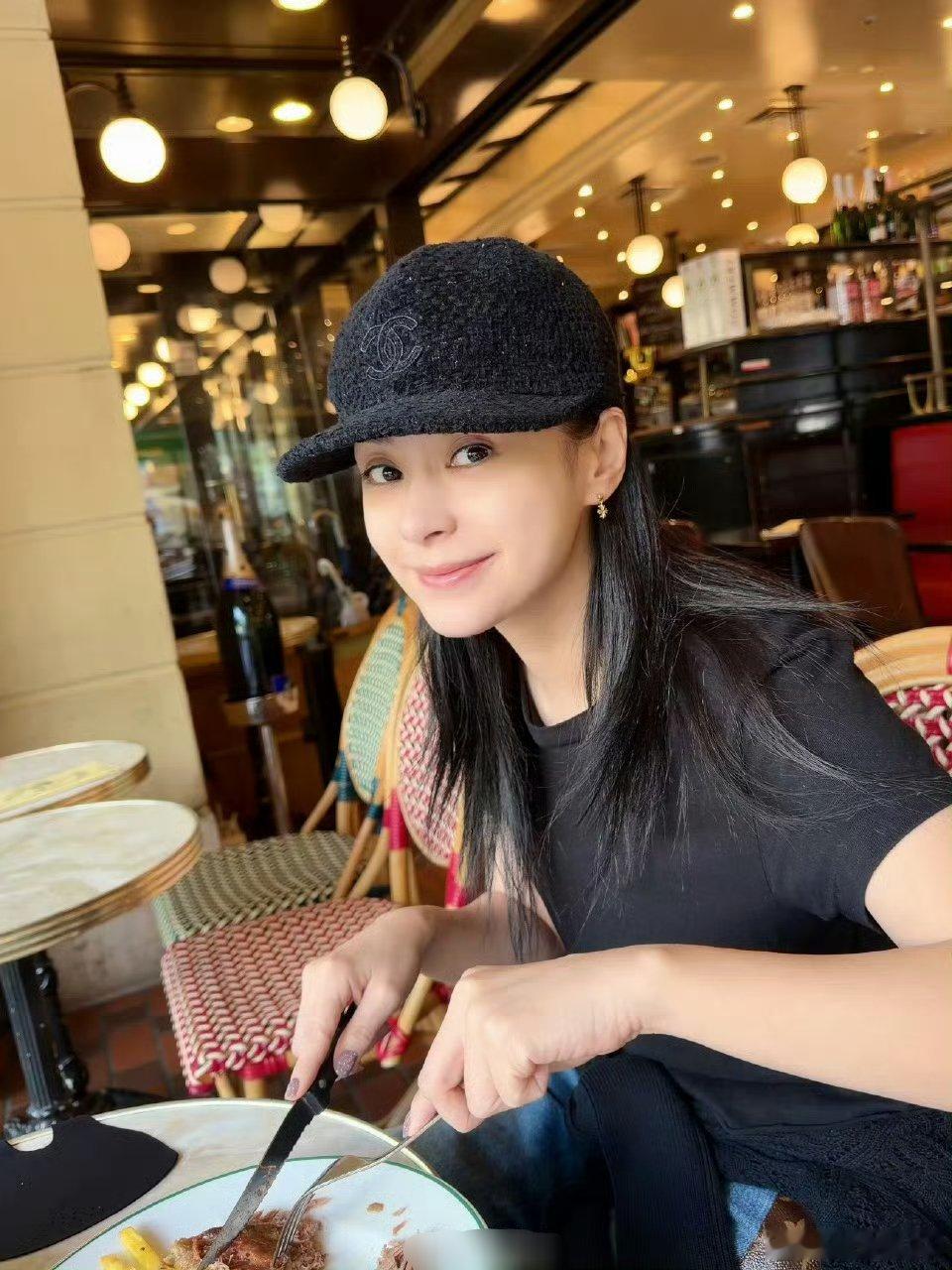 阿娇皮肤状态 素颜状态也就18岁，港女真的都抗老[思考] ​​​