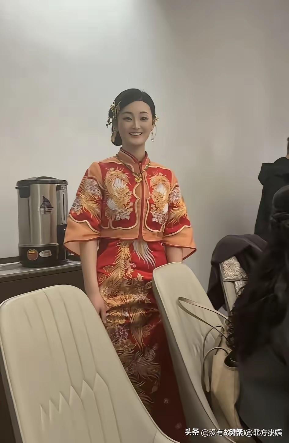 陈亚男越来越漂亮了，陈亚男又订婚了，看到陈亚男比以前更漂亮了，眼里都有光了，这回