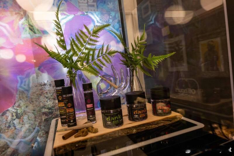 美国大麻政策大转向 司法部宣布推进“降级”海外新鲜事 美国司法部周四（23日）表