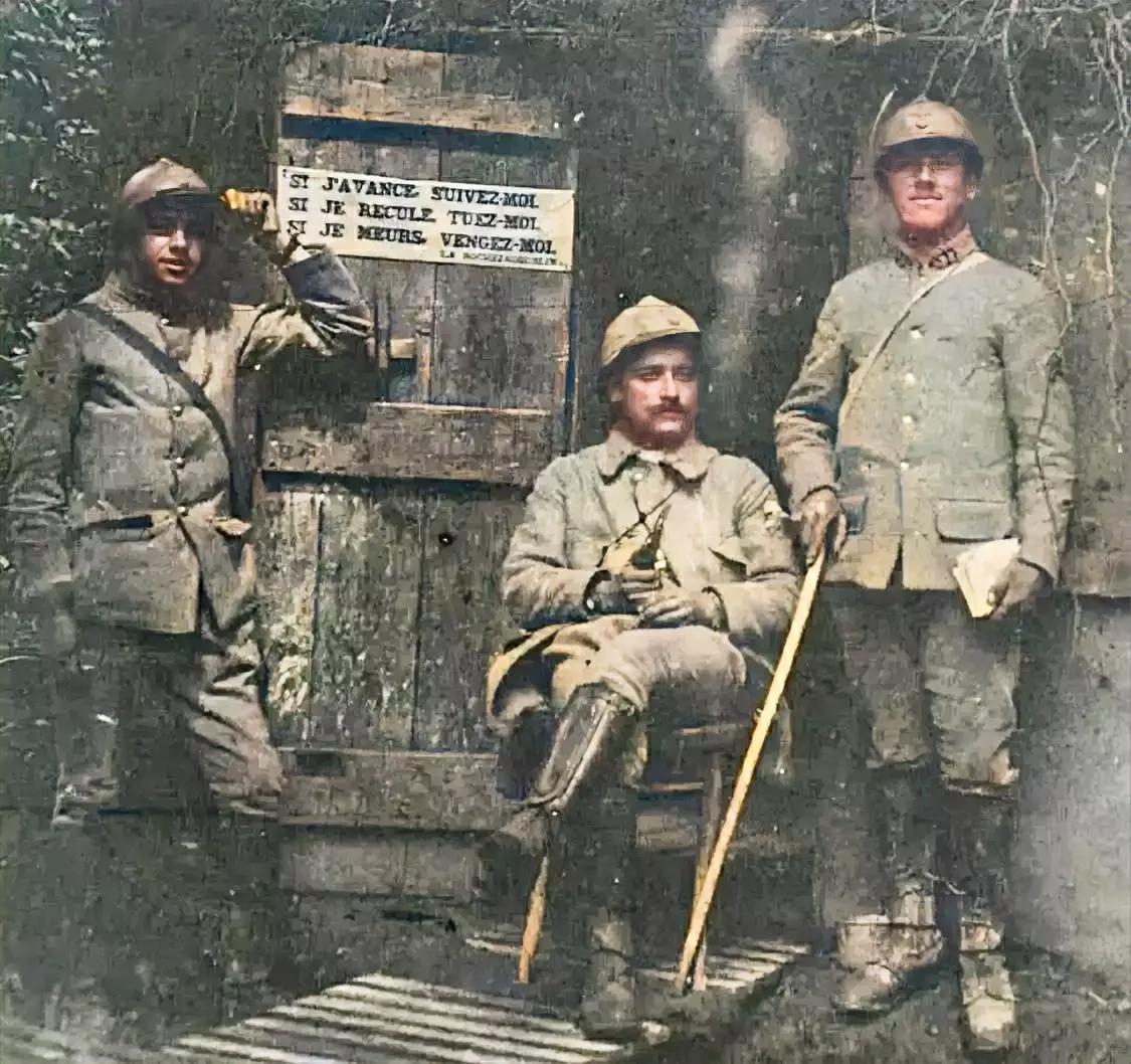 1916年，法国凡尔登战场，此战也是一战中破坏性最大，时间最长的战役，双方军队共