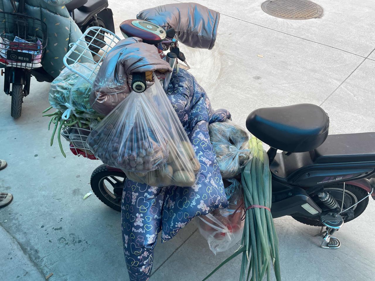 分享我这周有趣的事：有谁像我一样，早起赶个大集，满载而归😄
我好像有好几年没有