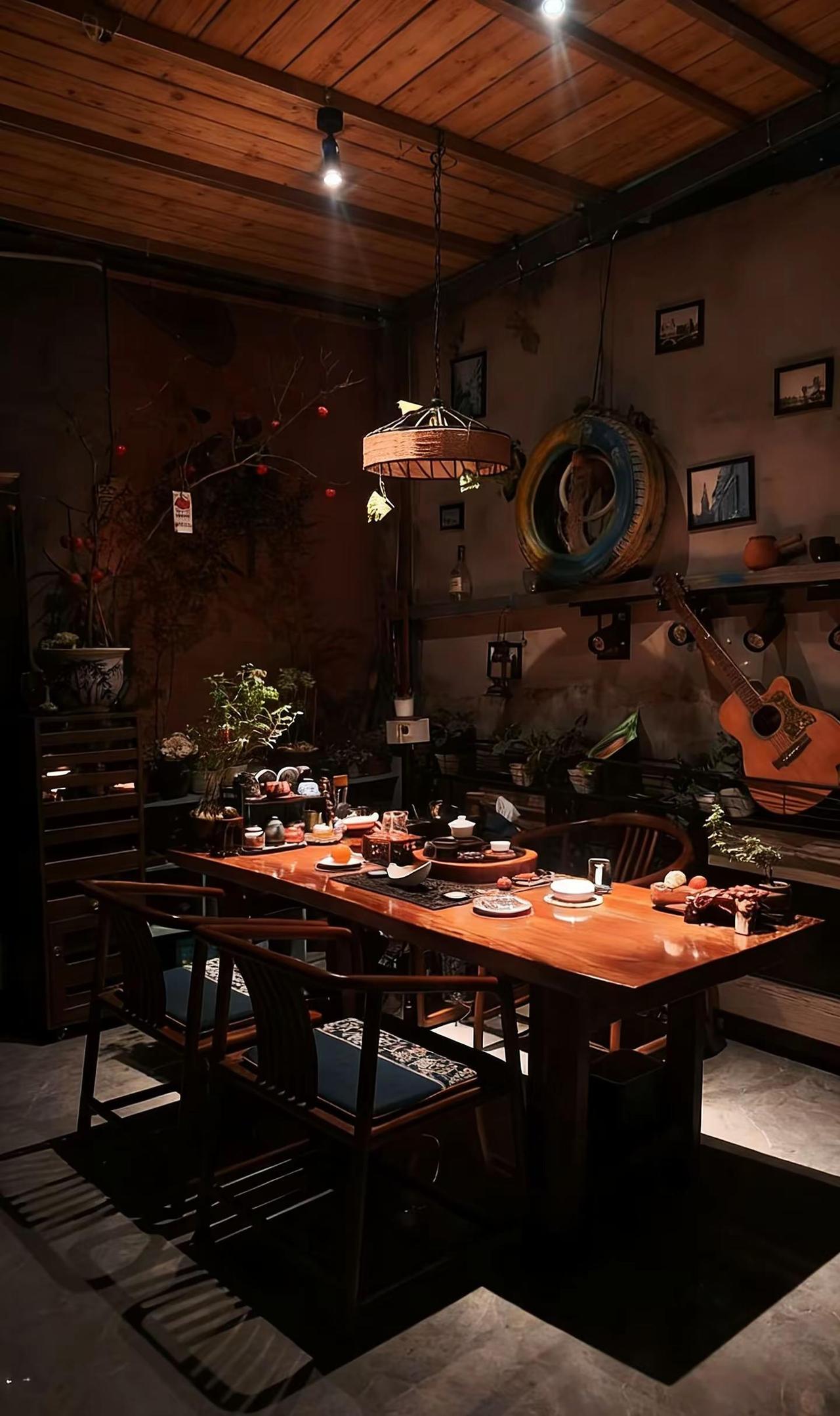 日子一忙，一年就悄悄收尾啦，现在就安安心心等过年，把疲惫都放下，等着团圆和热闹～