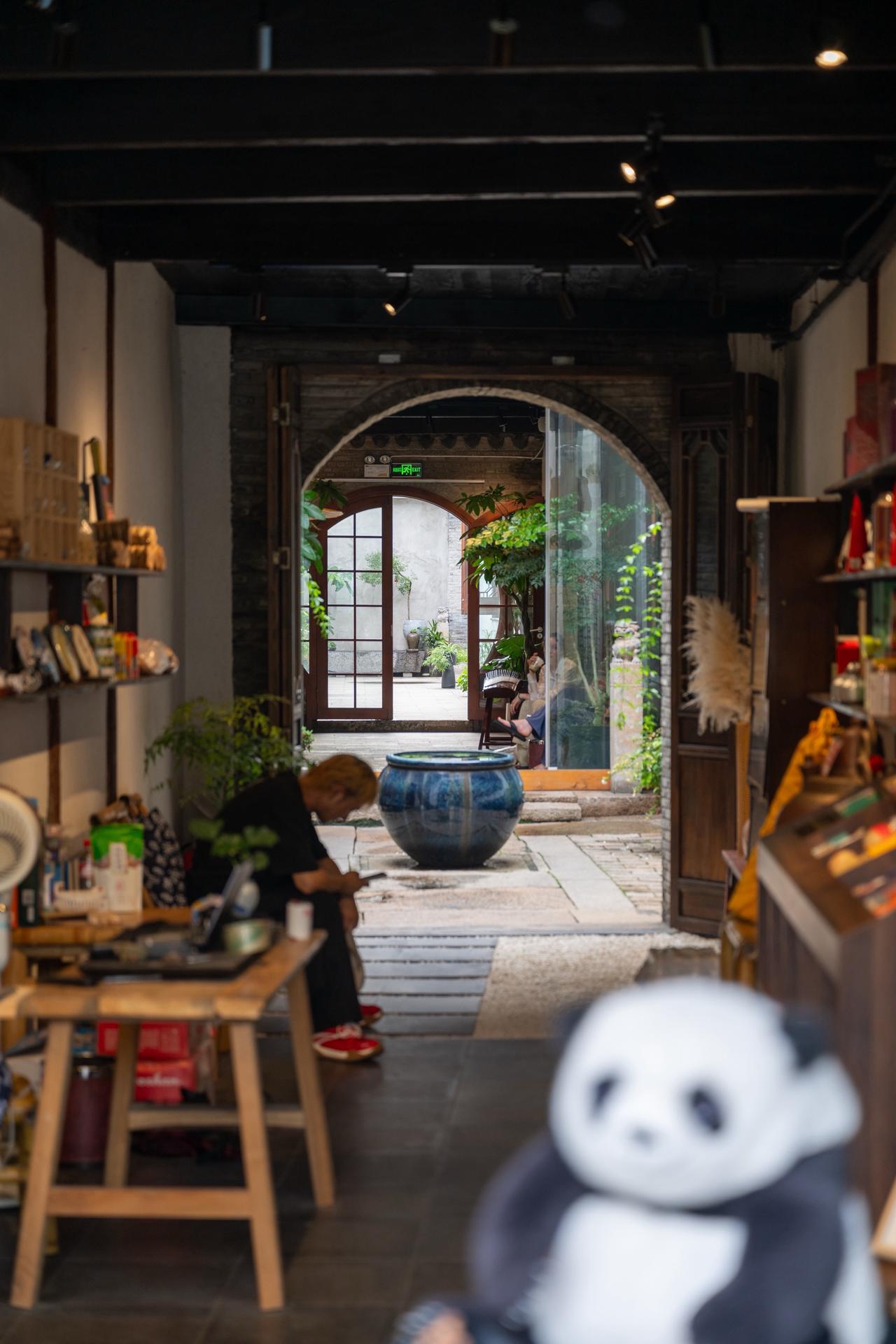 有人的门，无人的路…在古建筑中感受中式美学 我的摄影日记 中式庭院 古韵犹存一步