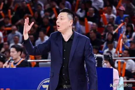  CBA总决赛 G2 迎大变故！上海双内线外援伤缺 主帅卢伟直言当下处境艰难
