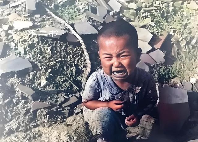 1975年，一场因自留地引发的风波，让我爹与二叔反目成仇，立誓老死不相往来。此后