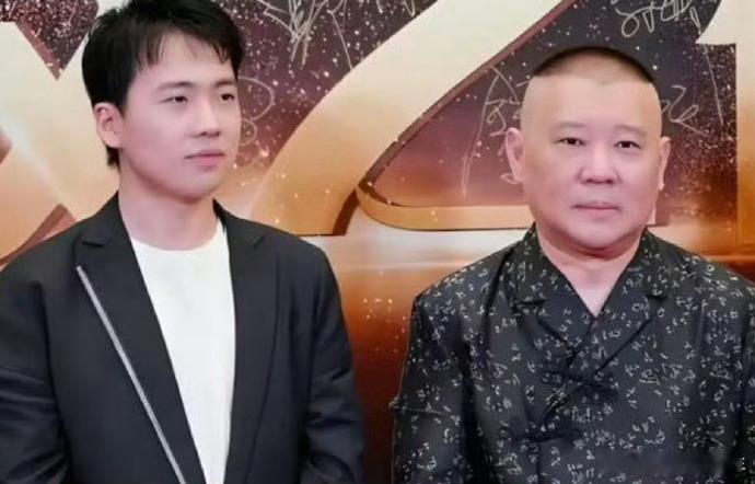 郭麒麟幽默回应郭德纲宣布“德云社唯一继承人”，《德云斗笑社》第三季收官舞台，尽显