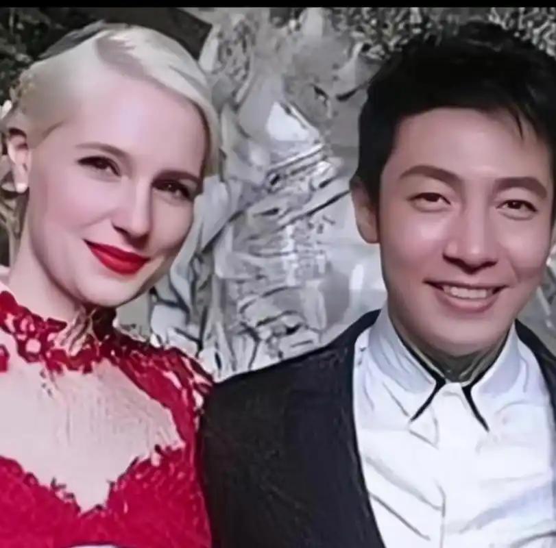 八年前，亿万豪门千金李白，执意要嫁给撒贝宁，而与父亲决裂。八年后，李白终于明白，