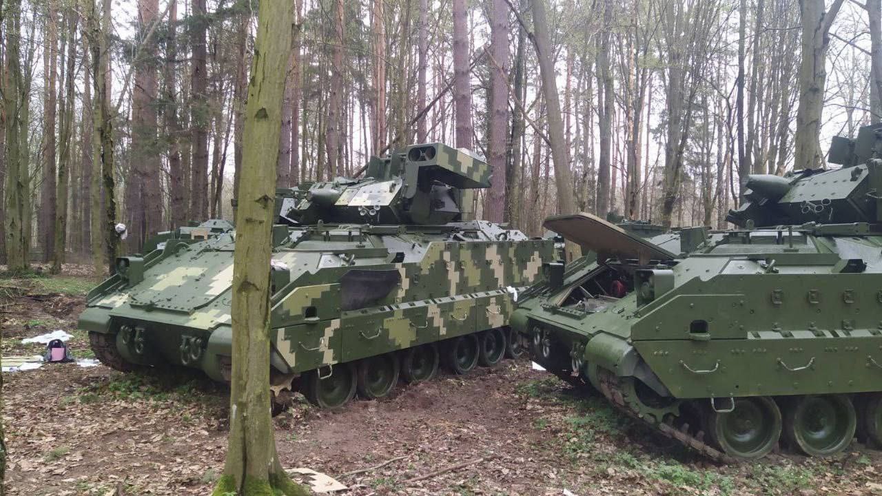 美制M2 Bradley 步战车抵达战区，大反攻阵容阵猛将如云！[围观][星星]