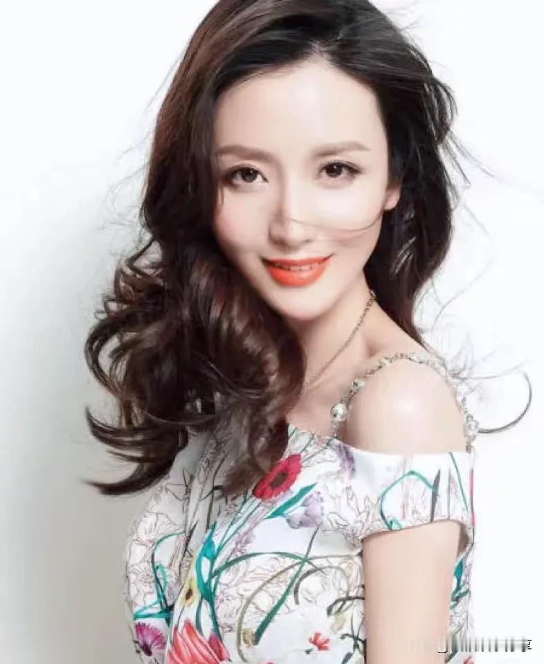 张檬试管怀孕全揭秘：明星备孕背后的“秘密花园”
哇塞！娱乐圈又掀起了一波巨浪，咱