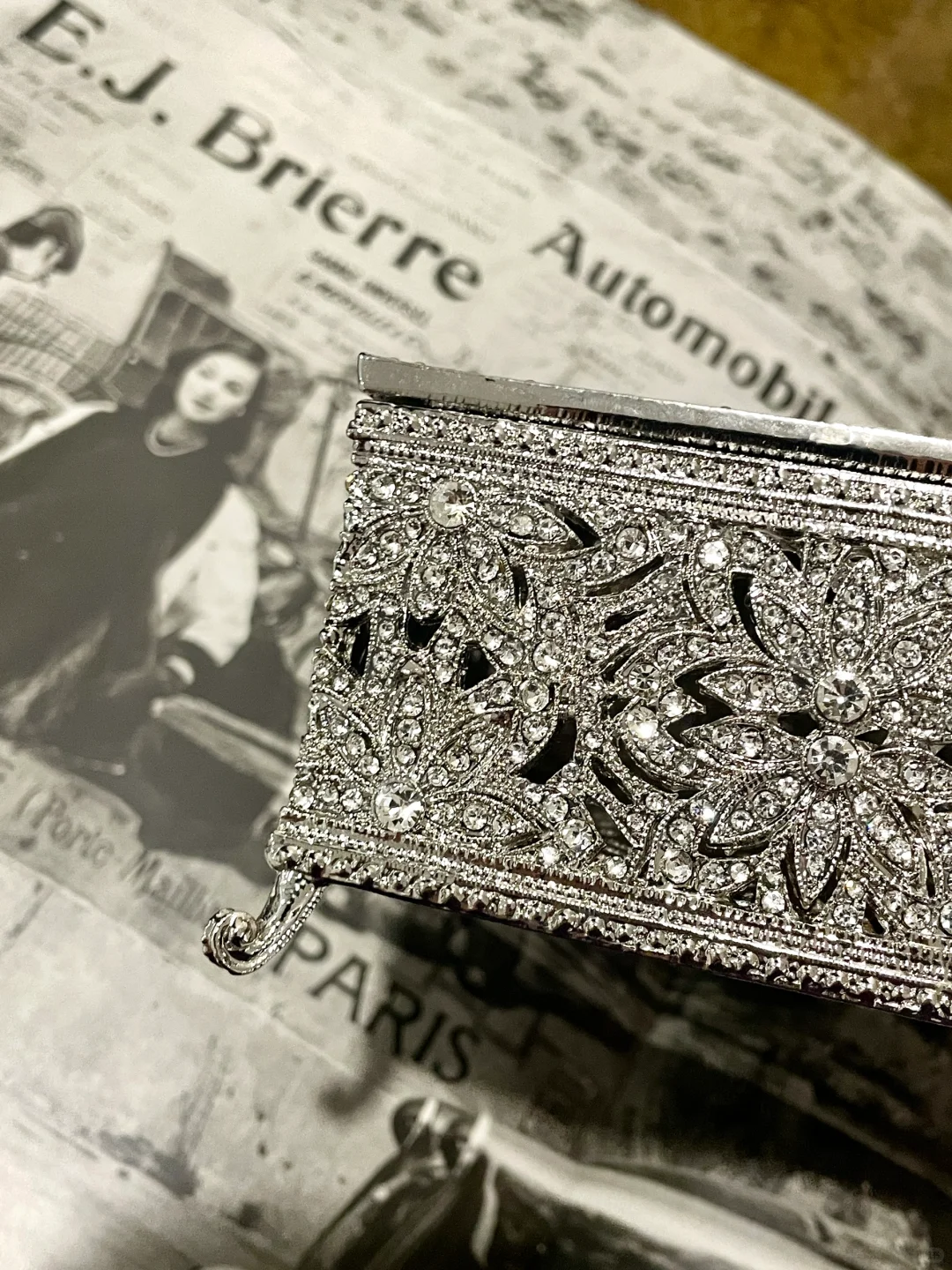 就是会被亮亮的东西吸住走不动🤩