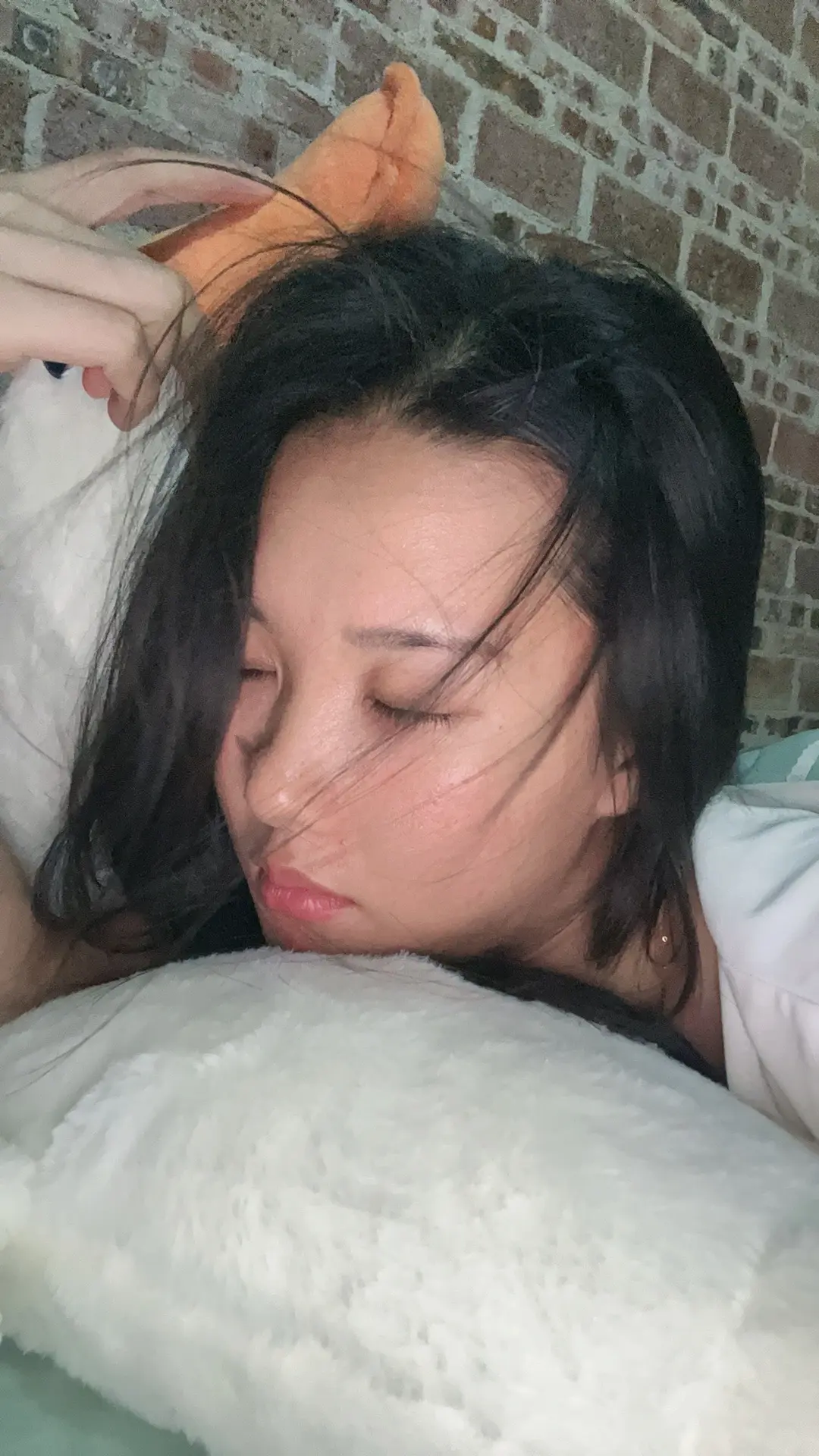 那种帮不上忙的愧疚，那种无能为力的难受比具体的不开心更难挺过去……
