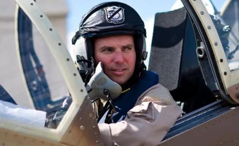 卑鄙无耻！被设局诱骗回国的中国外籍飞行员教官丹尼尔.杜根将引渡美国受审！

丹尼