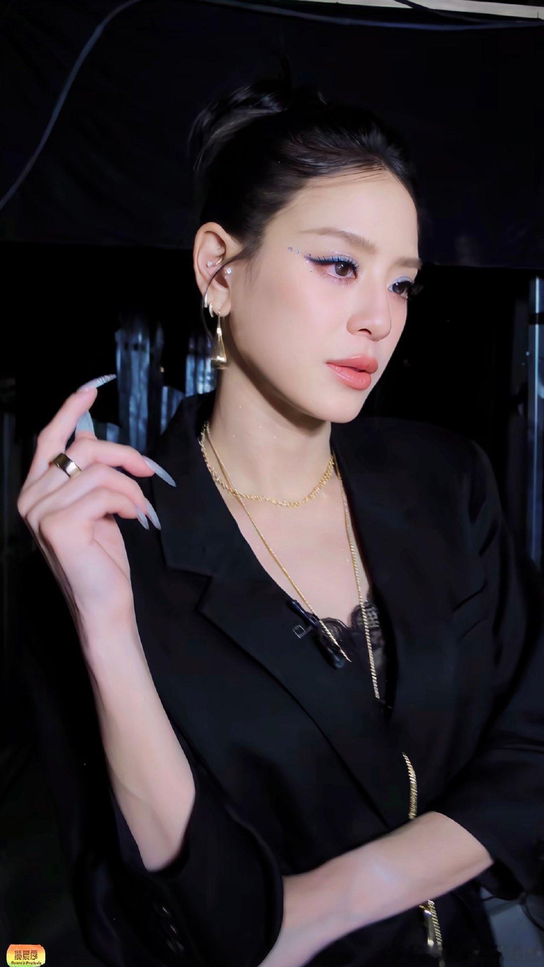 江语晨唱最长的电影乘风2026江语晨直播献唱《最长的电影》，公演再度pick，宠