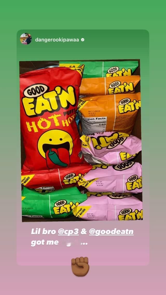 老头又开始宣传他的健康食品了 ​​​