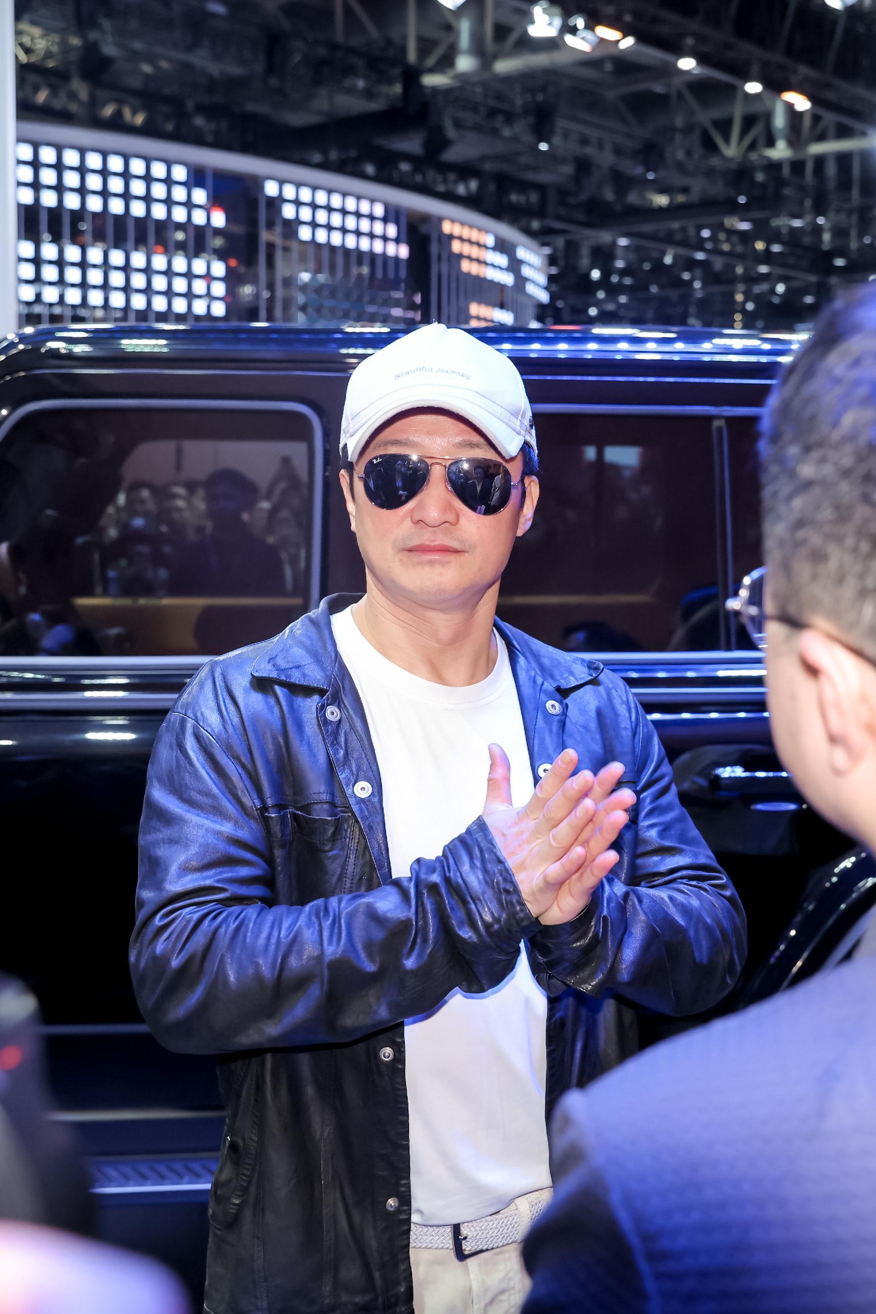 北京81展台偶遇吴京20万级方盒新选择北京81 聂远坐完吴京来，北京81快成硬汉