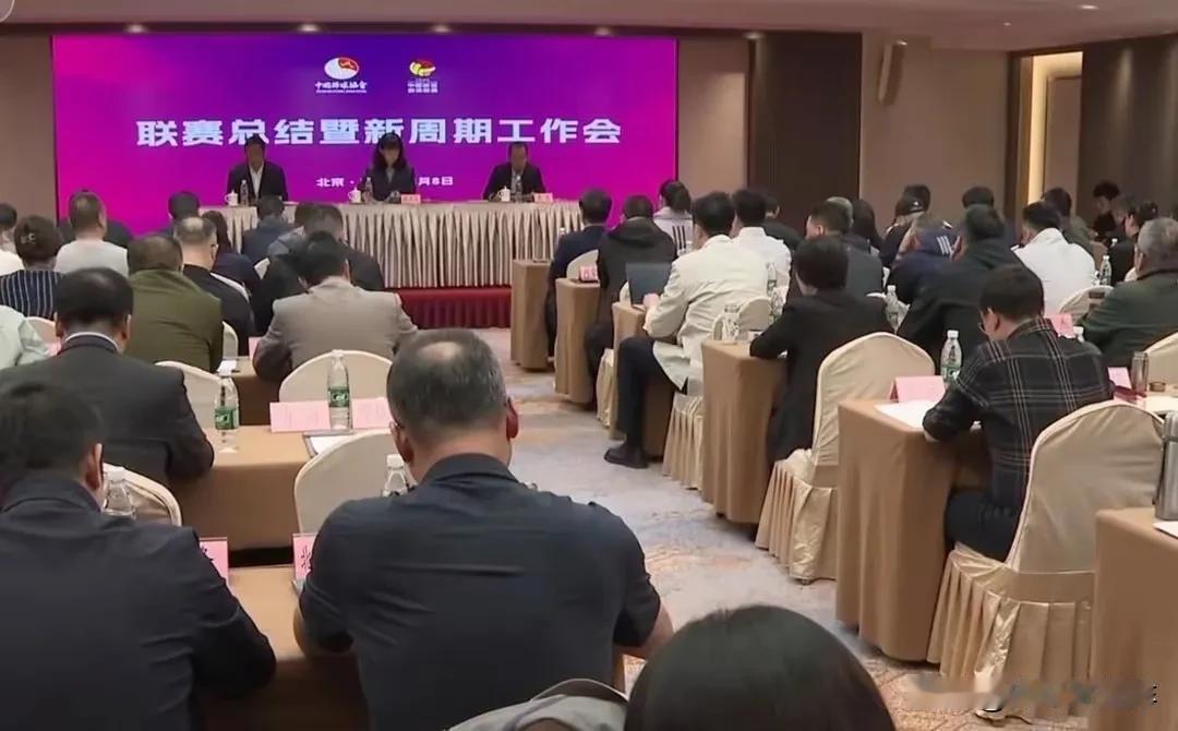 十问中国排协中国女排失利甩锅球迷:
1、球迷让你把蔡斌换了你听了吗？
2、球迷让