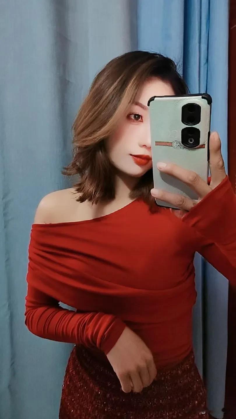 姐姐，今夜我在相思源，夜色月明。
​姐姐，我今夜只有回忆，躺在暖暖的床上两眼空空