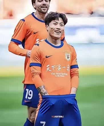 五大国脚状态爆棚，邵佳一笑得合不拢嘴，浙江队王钰栋2场比赛独造2球，1个进球1次