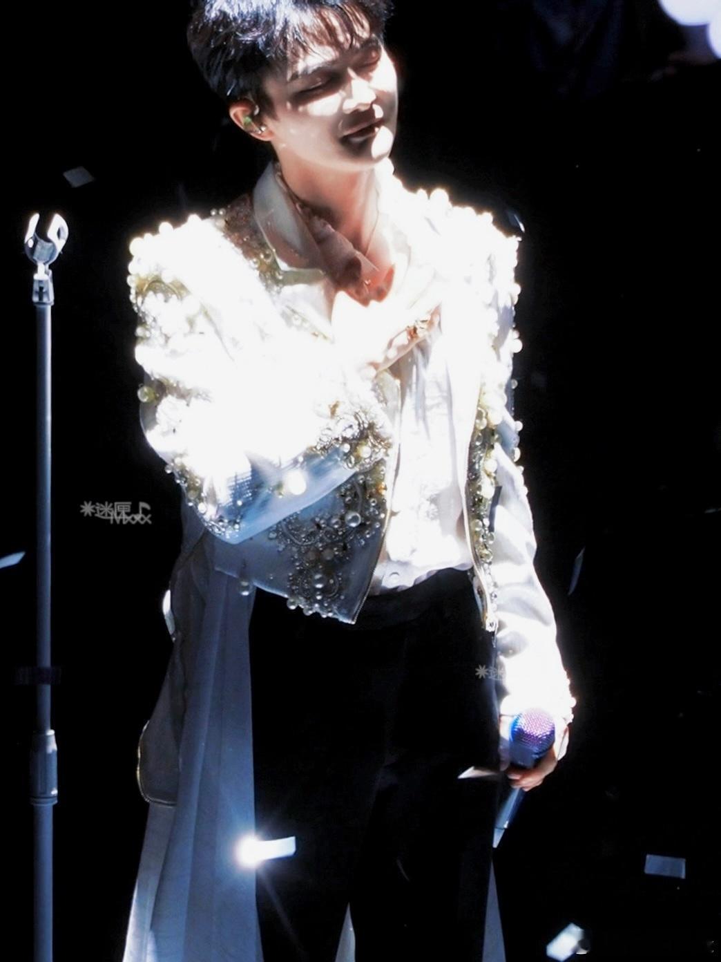 向全世界安利我担周深 