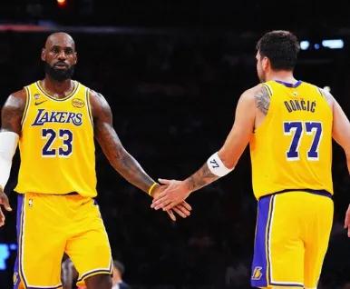 东契奇和詹姆斯是自1969年第一对单场60分且获得三双的队友
03月20日讯 今