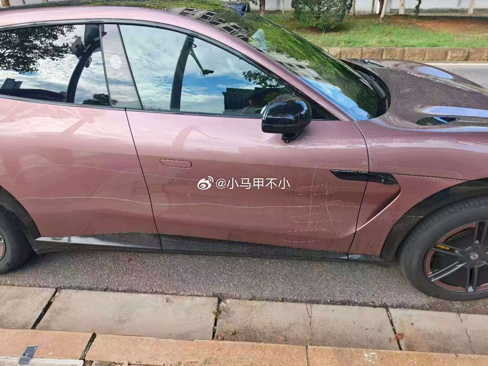 额。。。。这个也太离谱了 ​​​