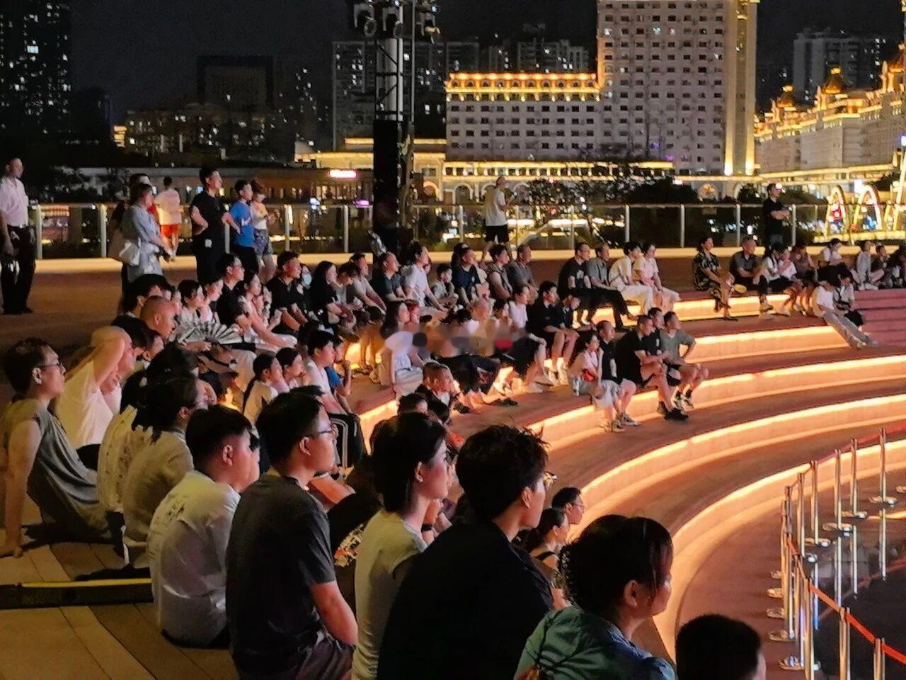 昨晚闽超常规赛收官 闽江之心等第二现场全天超5万市民游客汇聚 