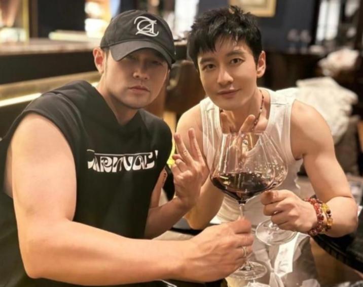 黄晓明Vs周杰伦大比拼！谁更帅谁更壮谁更牛？

黄晓明49岁，天蝎座，179cm
