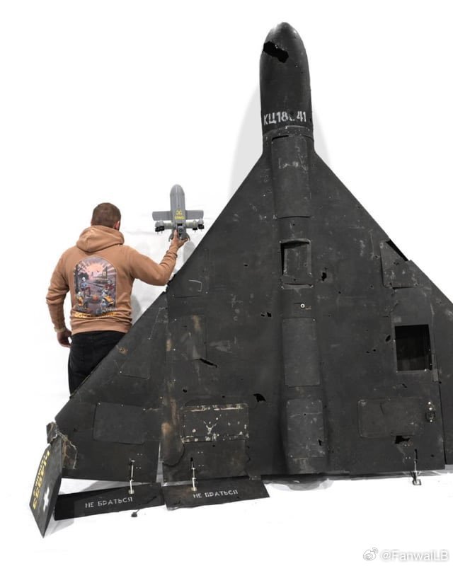 目前，超过 70% 的俄“沙赫德”，都是被拦截fpv击落的。看看双方的对比。烽火