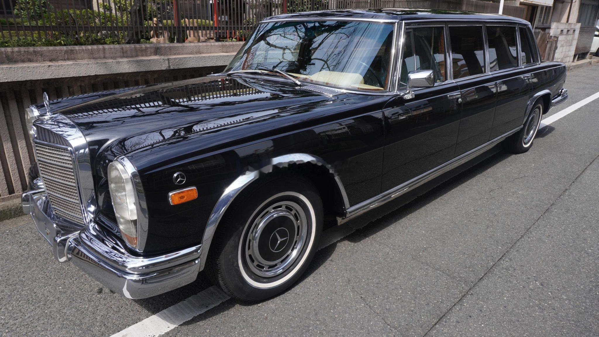 奔驰普尔曼，这是1978年在小岛国上的牌，300马力的6.3V8+4AT+后驱，