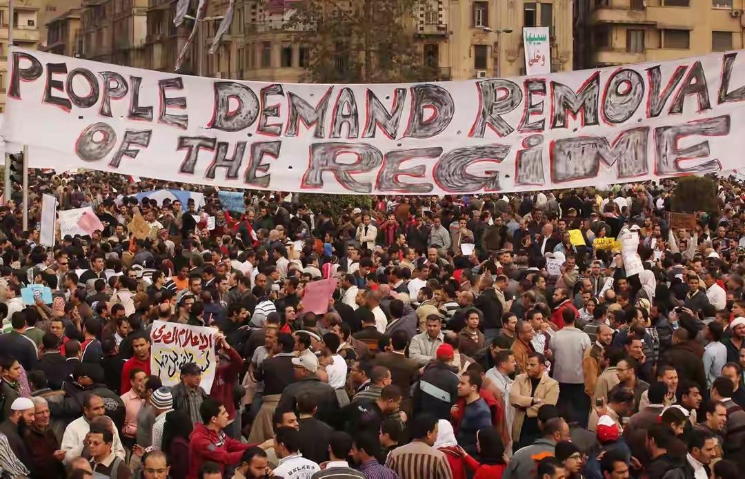 美国20多年把中东反复砸烂，
当年在这里掀起惊涛骇浪的希拉里，可能做梦都想不到，