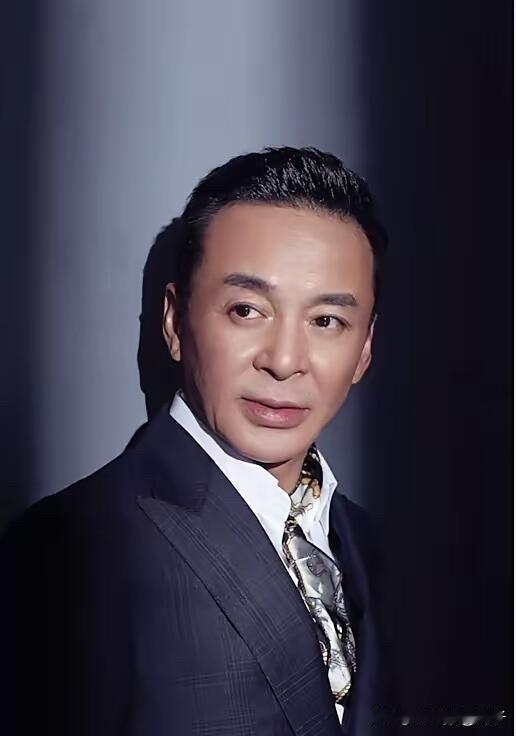 一直以为他是默默无闻的一个演员，甚至很多人都叫不出他的名字，但他演绎的很多角色都