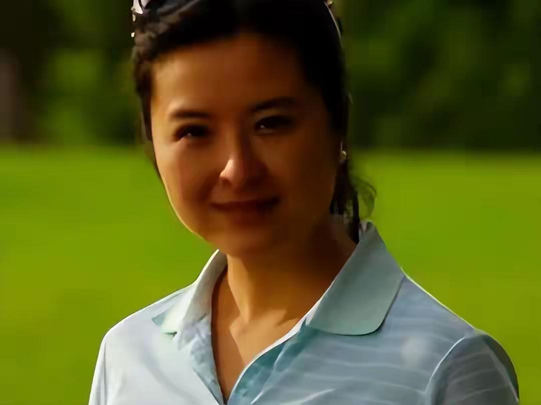张泉灵
休闲照