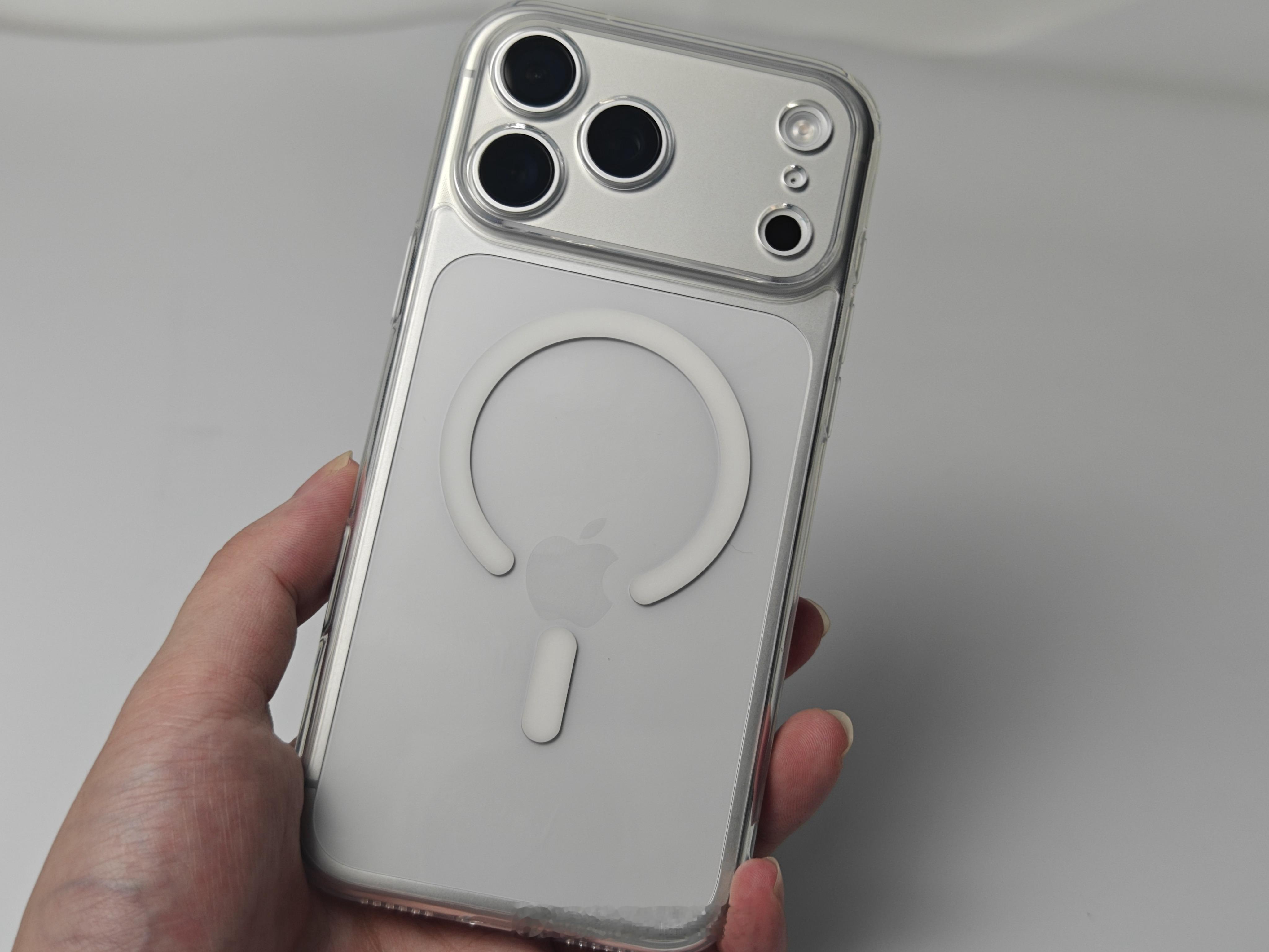 iPhone17被曝机身褪色不是吧，这么快机身就褪色了，我才用上iPhone 1