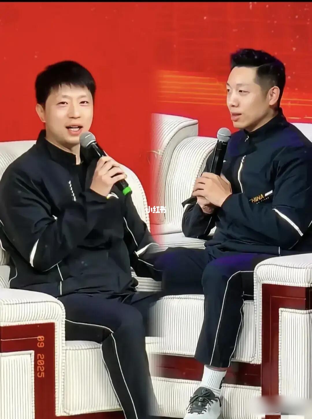 一次，主持人问许昕:“为什么秦志戬教练才40岁就有白发了？”许昕不好意...