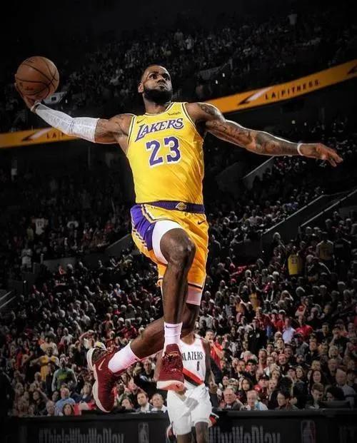 老詹今天发挥失常，詹姆斯状态低迷