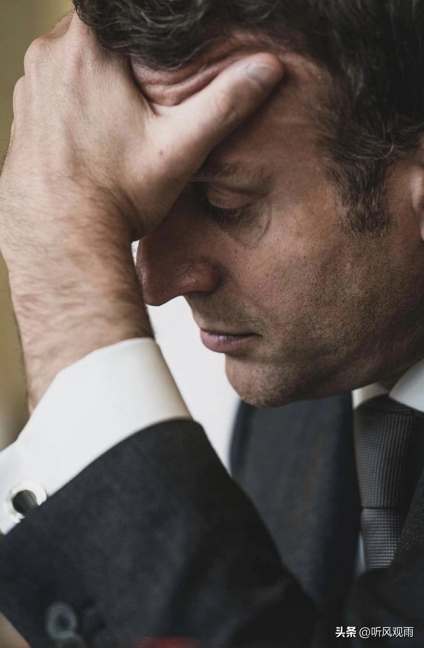 4月1日下午，法国总统马克龙在东京访问期间，虽然和高市早苗的会见还没开始，但日本