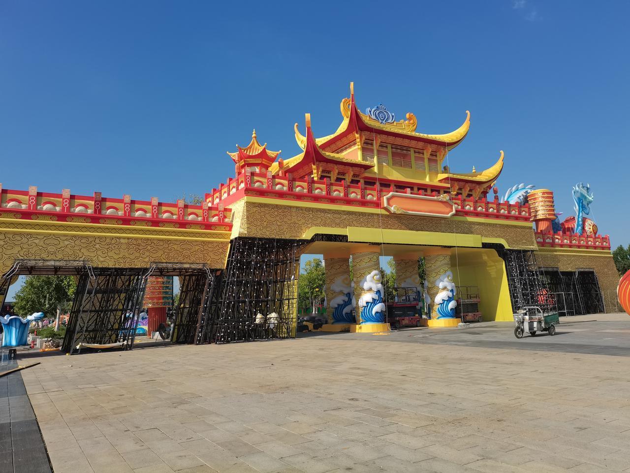 襄湖公园灯展
邢台襄湖公园
原园博园
正在为即将到来的
中秋节和国庆节
花灯展做