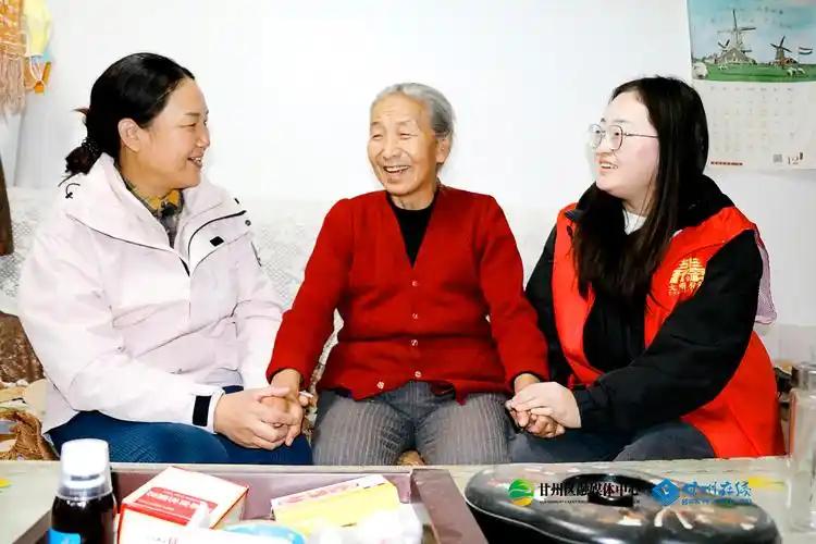 4500万失能老人陷绝境！独生子女撑不住，国家出手筑牢养老底线。深度老龄化下，4