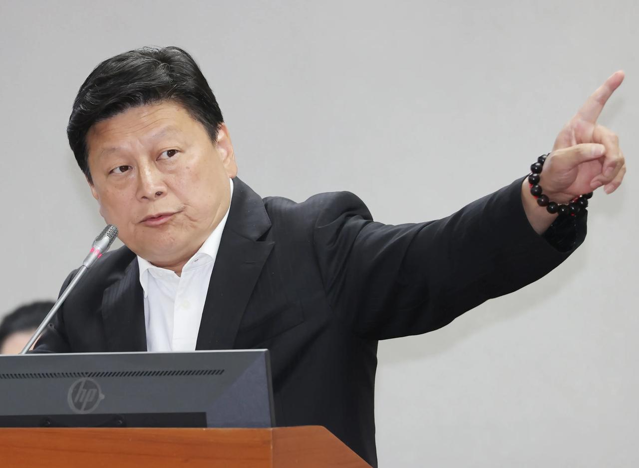 特朗普关税新政违法，傅崐萁批民进党当局“盲目让利”
针对美国最高法院宣判特朗普总