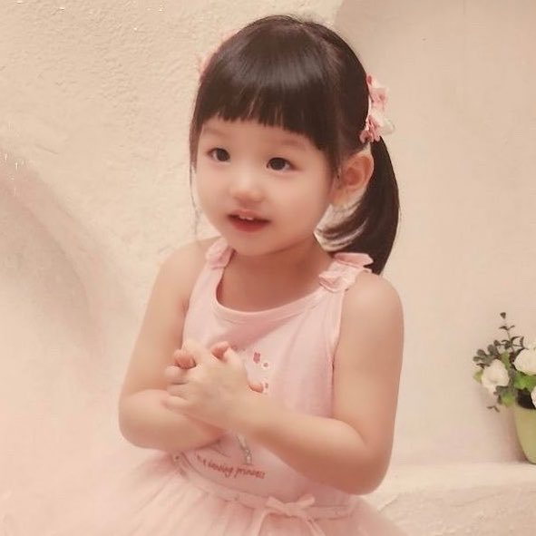 一步一磕头祝我元英宝贝越来越美事业更上一层楼 ​​​