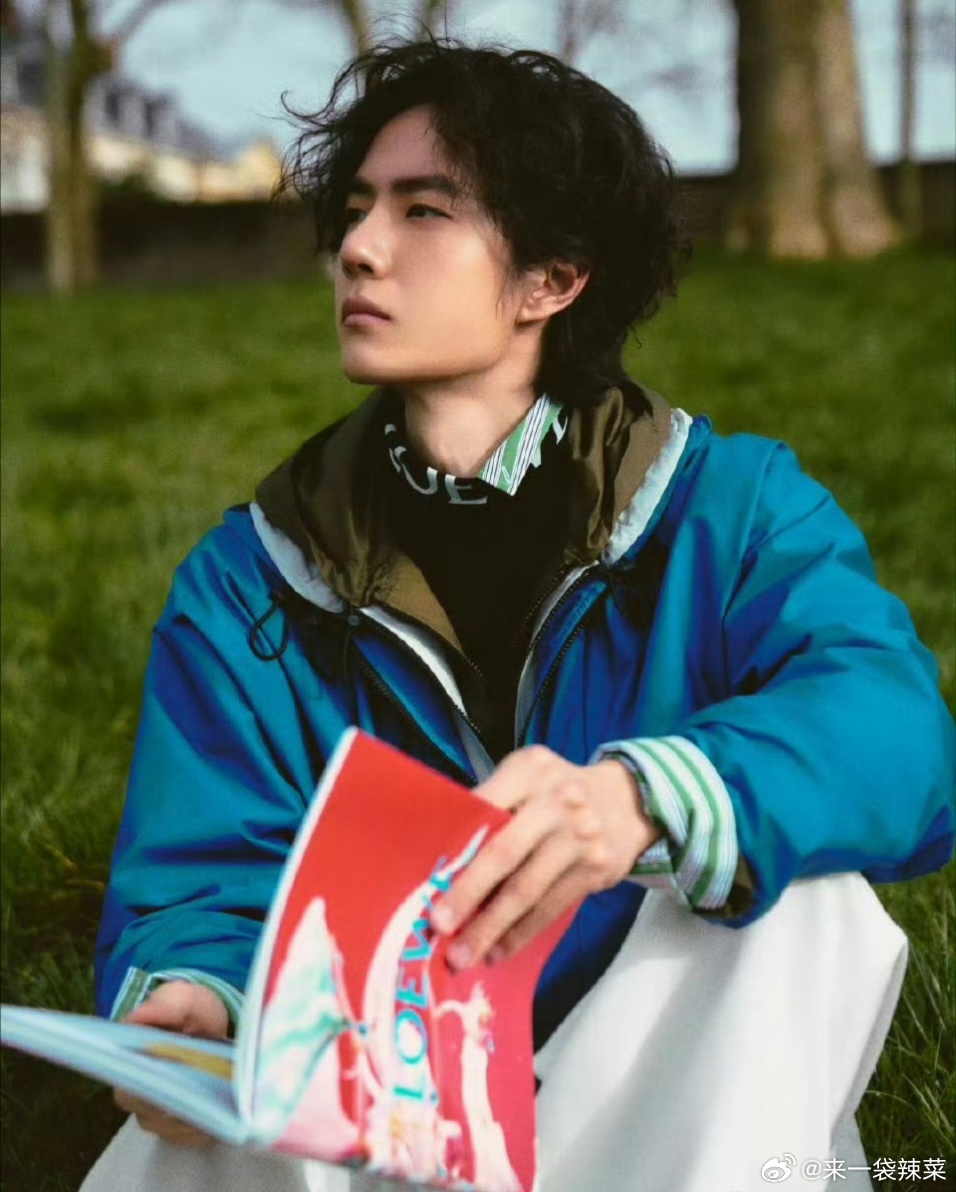 有🍉说，王一博和乐华续约，迪丽热巴和嘉行不续约 