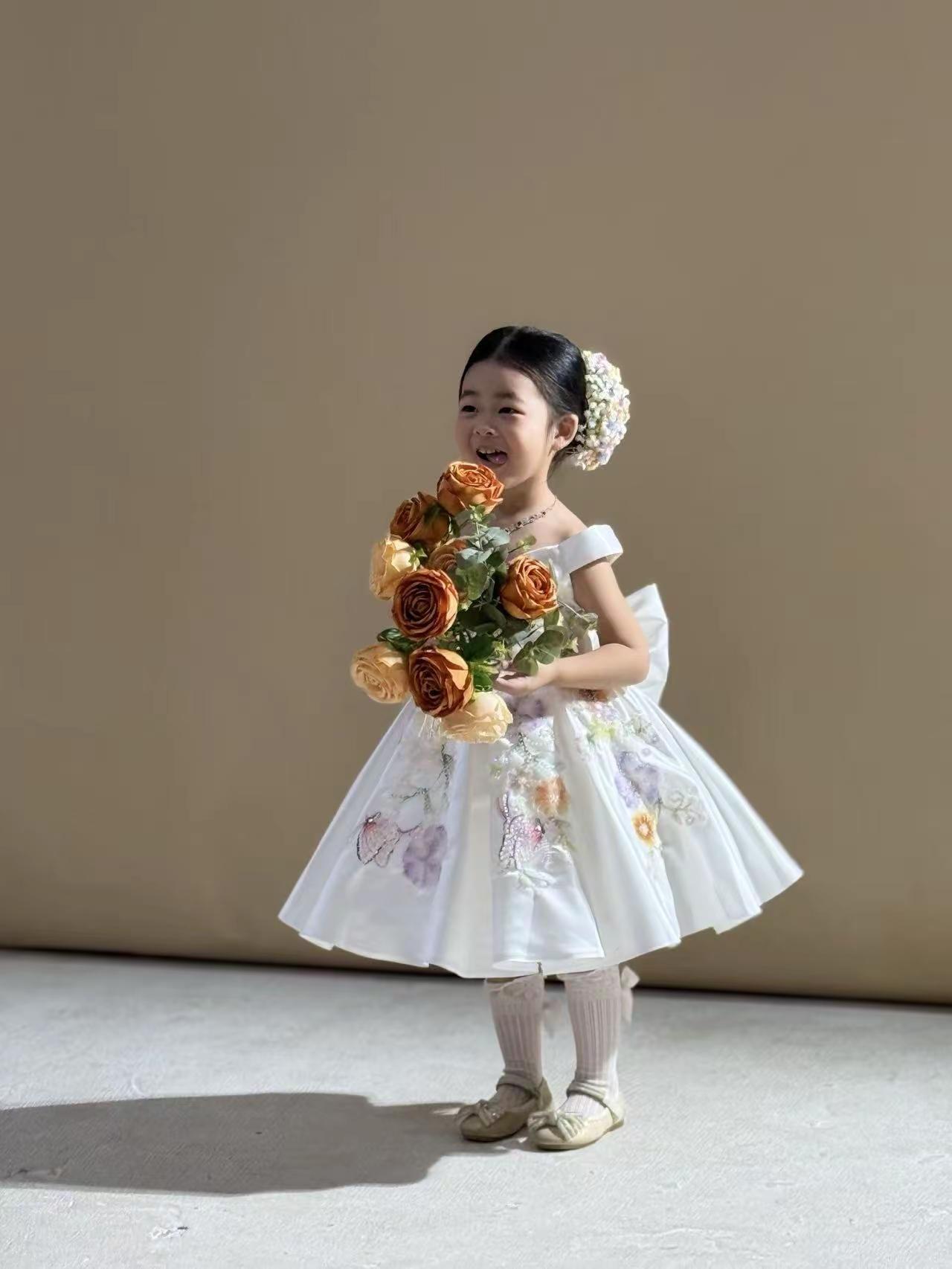 小模特 ，最美童年 。