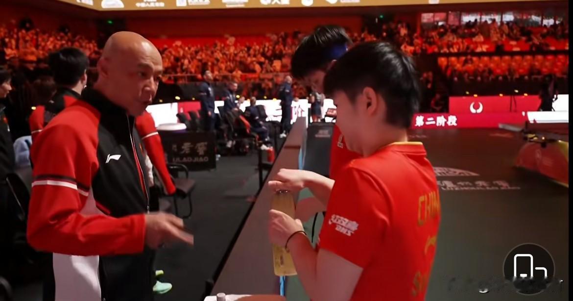 我看比赛时就听见了。
林诗栋蒯曼在比赛。
没有人喊林诗栋加油。
也没有人喊蒯曼加